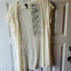 Women's Maurice's White Lace Sleeveless Cardigan - Size Large - Used